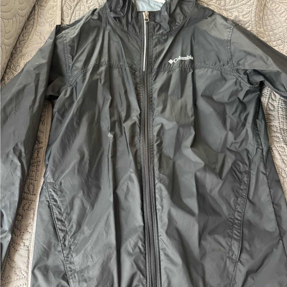 Columbia Lightweight Black Hooded Windbreaker/rain jacket